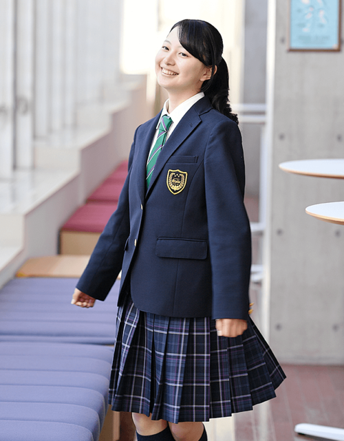 東京の可愛い制服を持つ高校探し