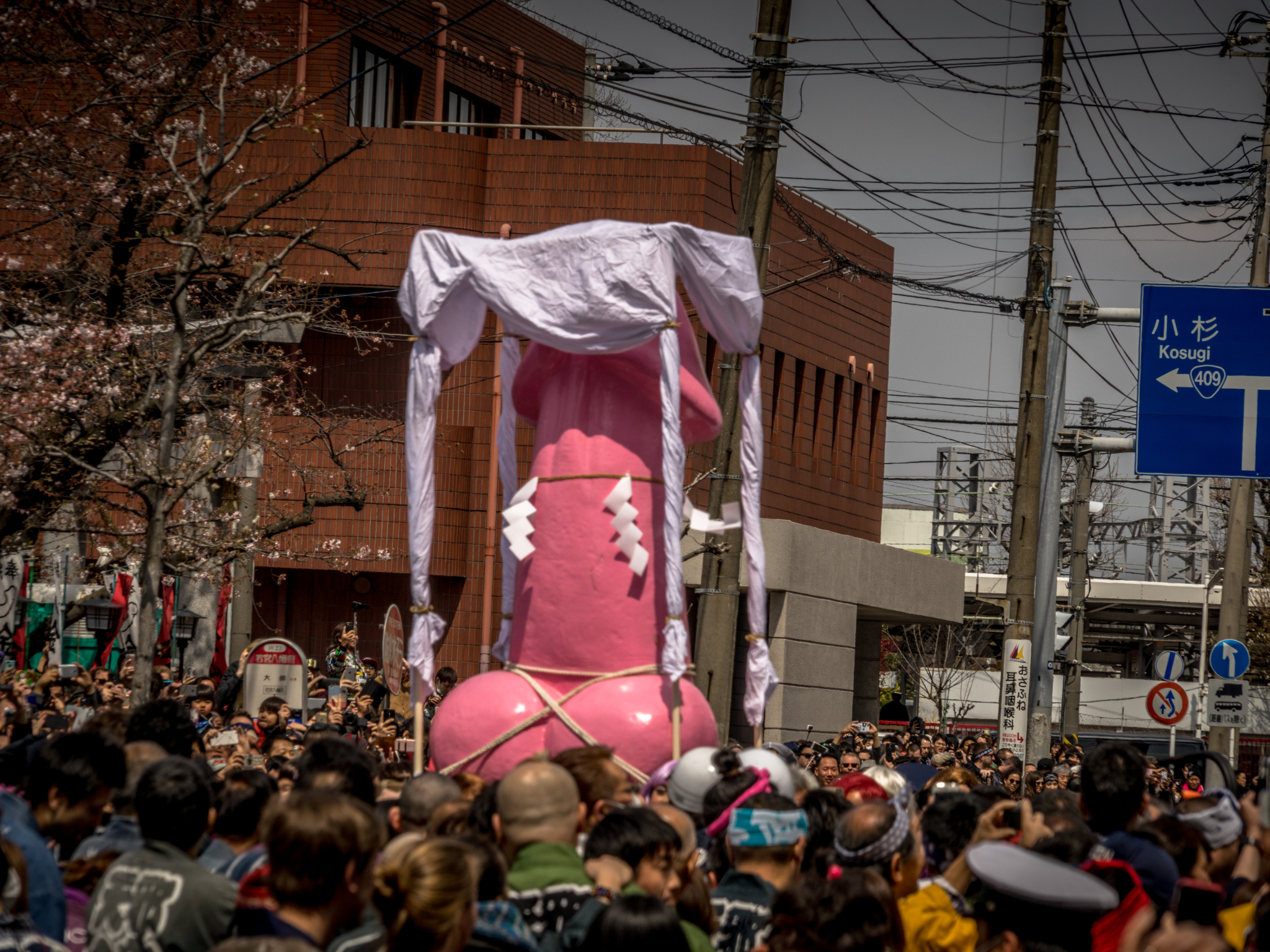 巨大な男性器が揺れる！川崎かなまら祭りの記憶（2019年）～珍スポットを巡る～ – ～ただラブ～ただラブなホテル（レジャーホテル）を放浪したい