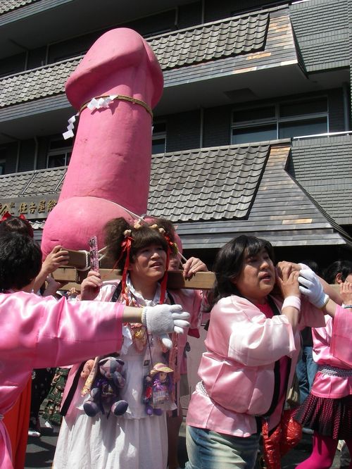 かなまら祭りの余韻がヌけない このDANKONのハッピ可愛いよね👘 来年はTシャツとかタオルとか買おう.🙋 #男の娘 #かなまら祭り