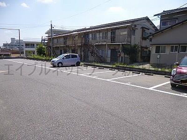 穴場スポット】小針公園の遊具で3歳児と遊んだ体験レビュー｜遊具・駐車場のまとめ情報｜Hugcle(はぐくる)