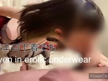 奥さんが旦那さんのチンコを手コキして精子を発射させてる夫婦エロ動画 - ぬきとも