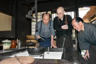 街道を歩く旅