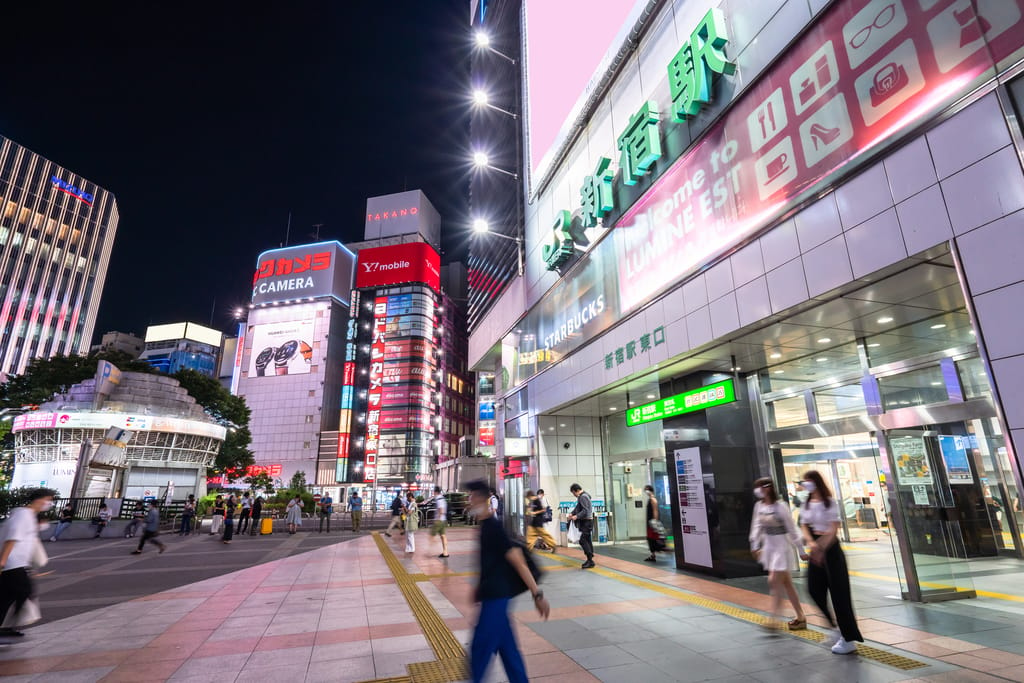 シャンパーニュとアートフォトを五感で味わう「ペリエ ジュエ ポップアップバー」が、伊勢丹新宿店に期間限定オープン！ | Vogue