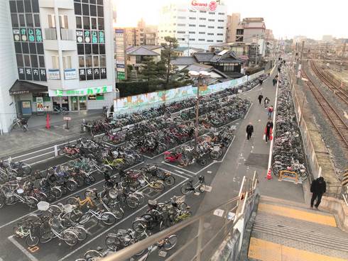 海田市駅のホーム、ついに発車標が設置される（2017年8月6日） : 関西のJRへようこそ！