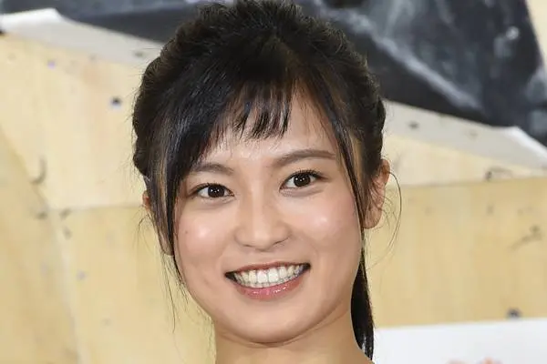 小島瑠璃子、沖縄でのゴルフウェア姿が魅力しかない 「スタイル抜群」「最高にかわいい」とファン歓喜（1/2 ページ） -