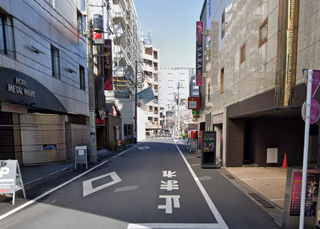 歌舞伎町「立ちんぼ公園」で見た異様な光景 「トー横キッズ」も流れてくる？ - 弁護士ドットコム