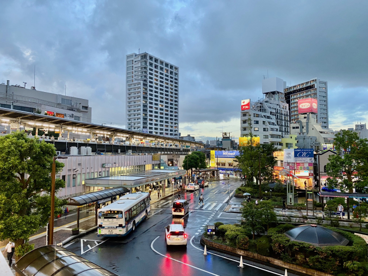 小岩駅・京成小岩駅――江戸川の流れと共に…