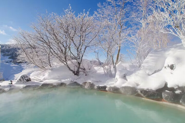 GWは雪見風呂が楽しめそうです！ | 雨飾荘 | 自然に囲まれた源泉掛け流し温泉の宿｜公式【ベストレート保証】