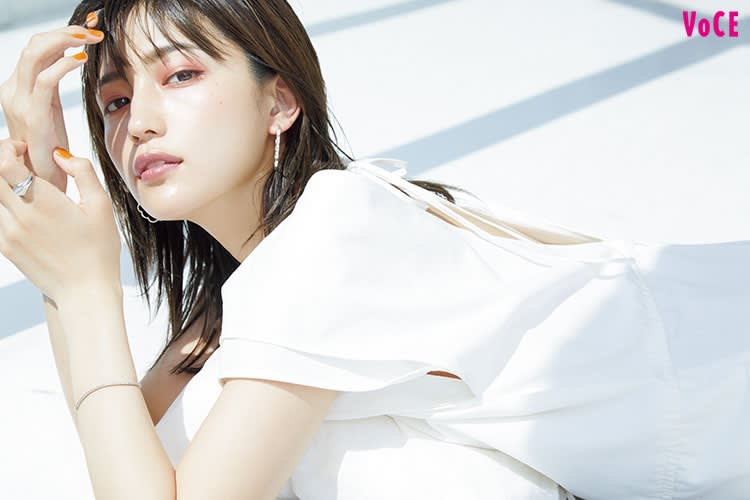 &be（アンドビー）＞ブランドミューズ・川口春奈さん新ビジュアル解禁！”河北メイク”で六変化 。全く異なる魅力を感じる６パターンのビジュアル | 