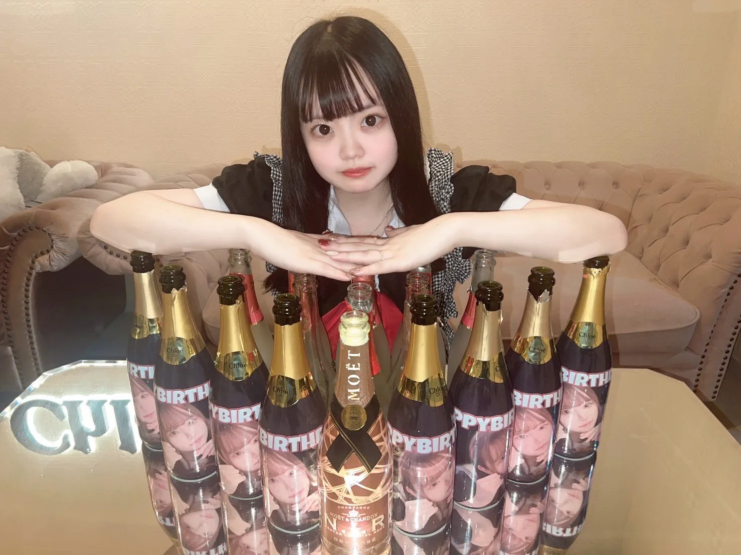 Chloeでシャンパン飲むしか🥂 | TikTok