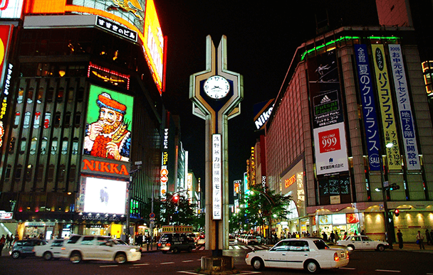 すすきの交差点～ロビンソンと新時計塔: 北海道な日々でした！