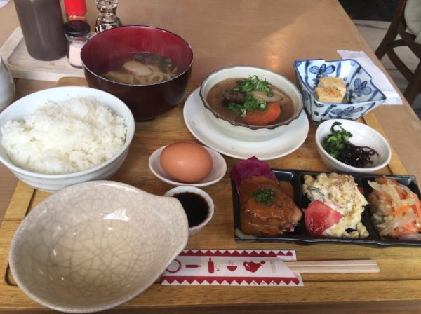 新神戸寄りにあった人気店『味加味（みかみ）』が北野あたりに移転してる。「神戸牛丼 広重」の隣の隣くらい |