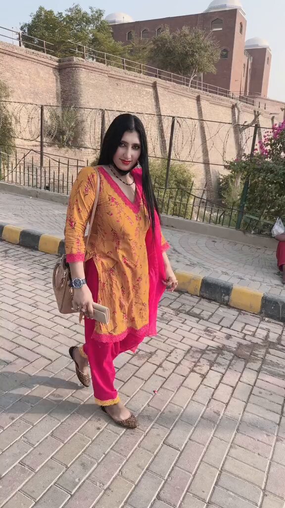 Hina Durrani (@_hinadurrani_) ·