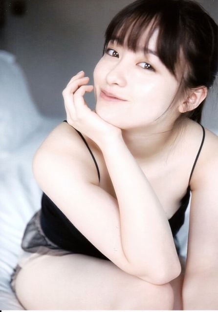 橋本環奈画像 Dカップ美乳は成長中？巨乳胸チラ＆美腋＆生足水着よりセクシーな画像がこんなにあった！