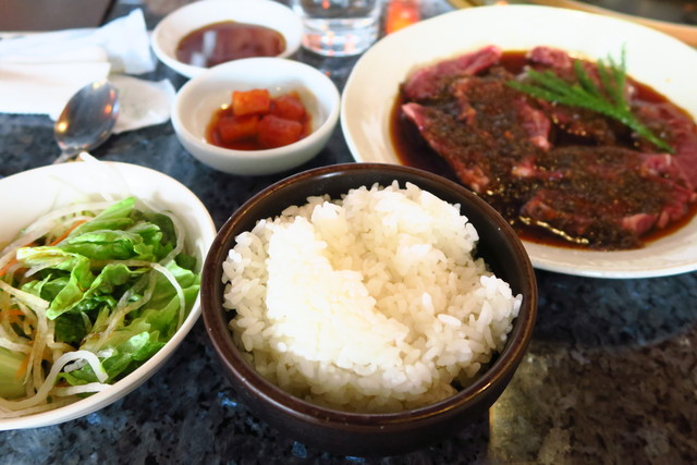 田町の焼肉の名店「漢城軒」の期間限定テイクアウトのランチ弁当を食べた | 倹約的港区民の日記