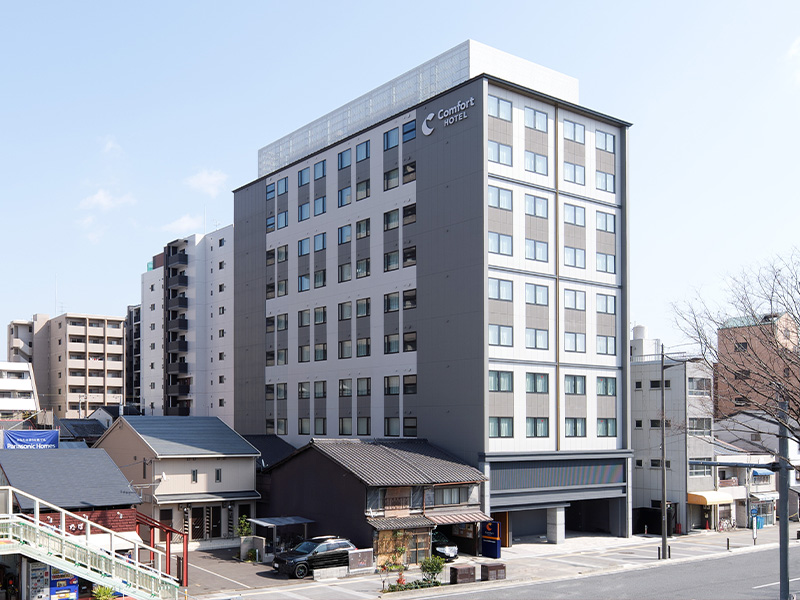 近鉄四日市駅からトウエイホテルまでの道。